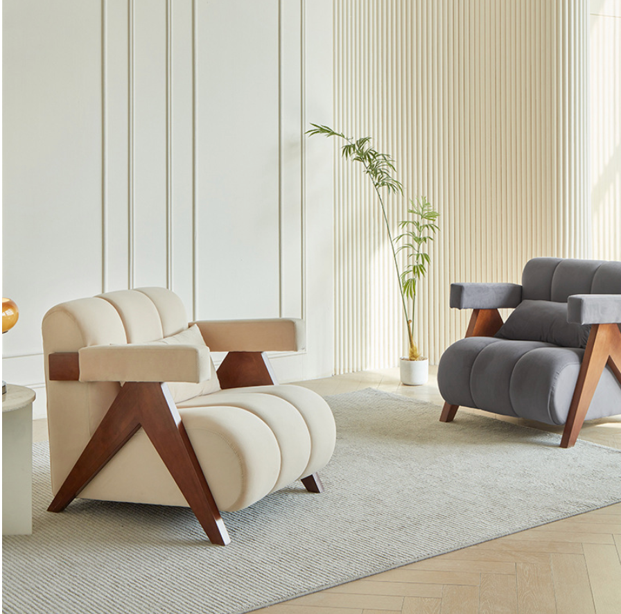 Hilla Lounge Chair