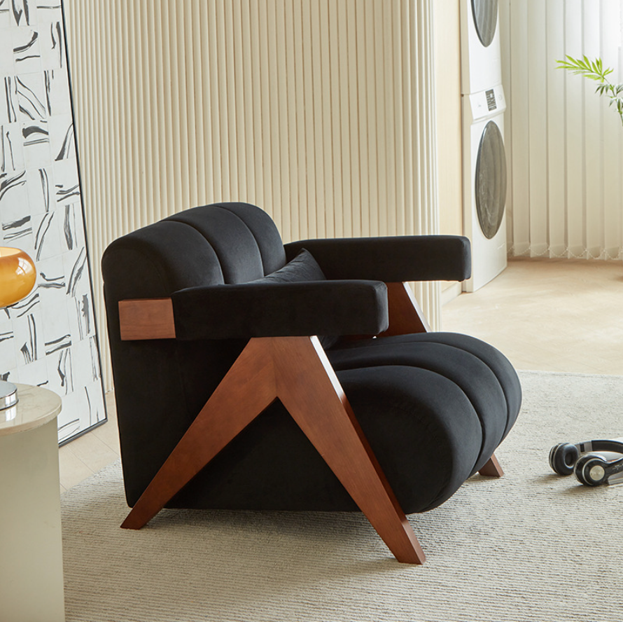Hilla Lounge Chair