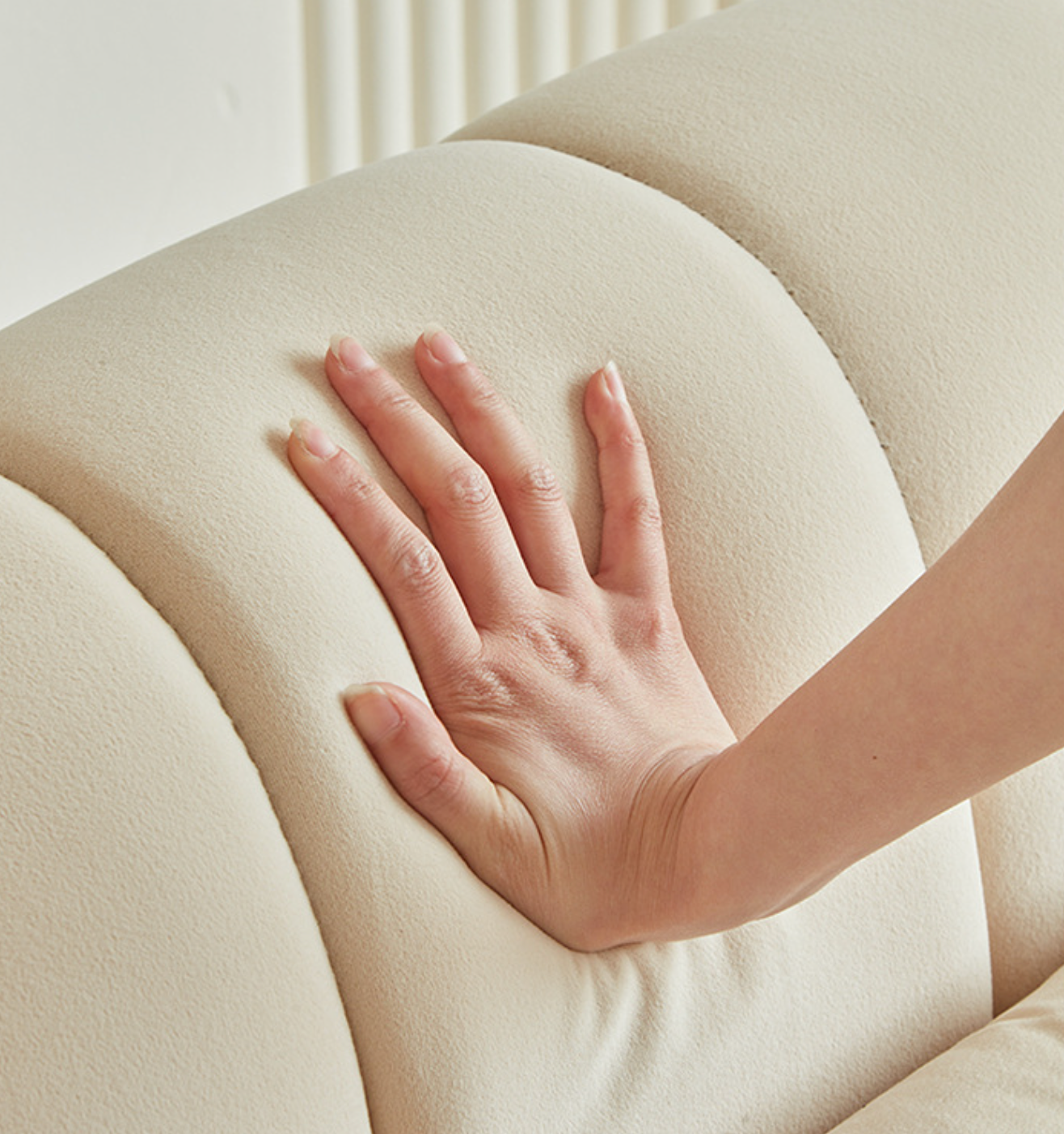 Hilla Lounge Chair