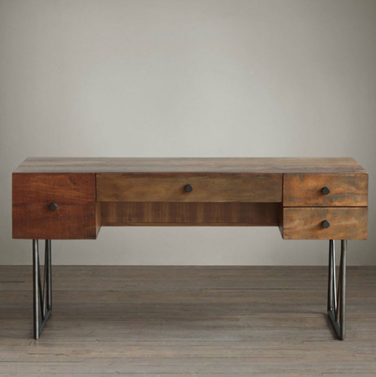 Þóra Solid Wood Office Desk - Arctic Lounge